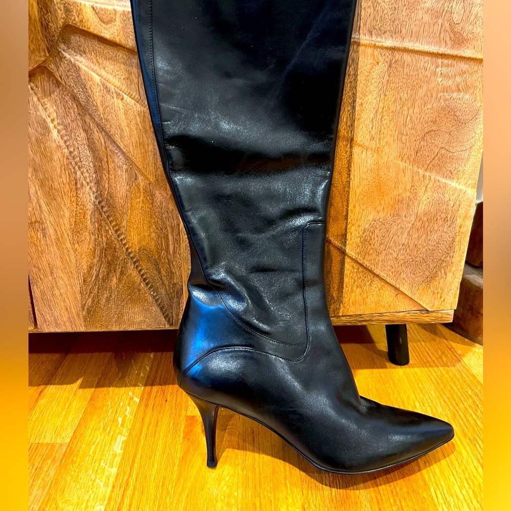 Cole Hahn/ Nike Air blend knee high black leather Boot. Special addition.